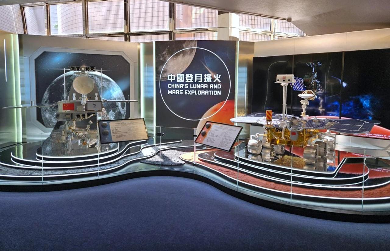 香港太空館今日起至明年3月,舉行中國登月探火展覽。(港台圖片)