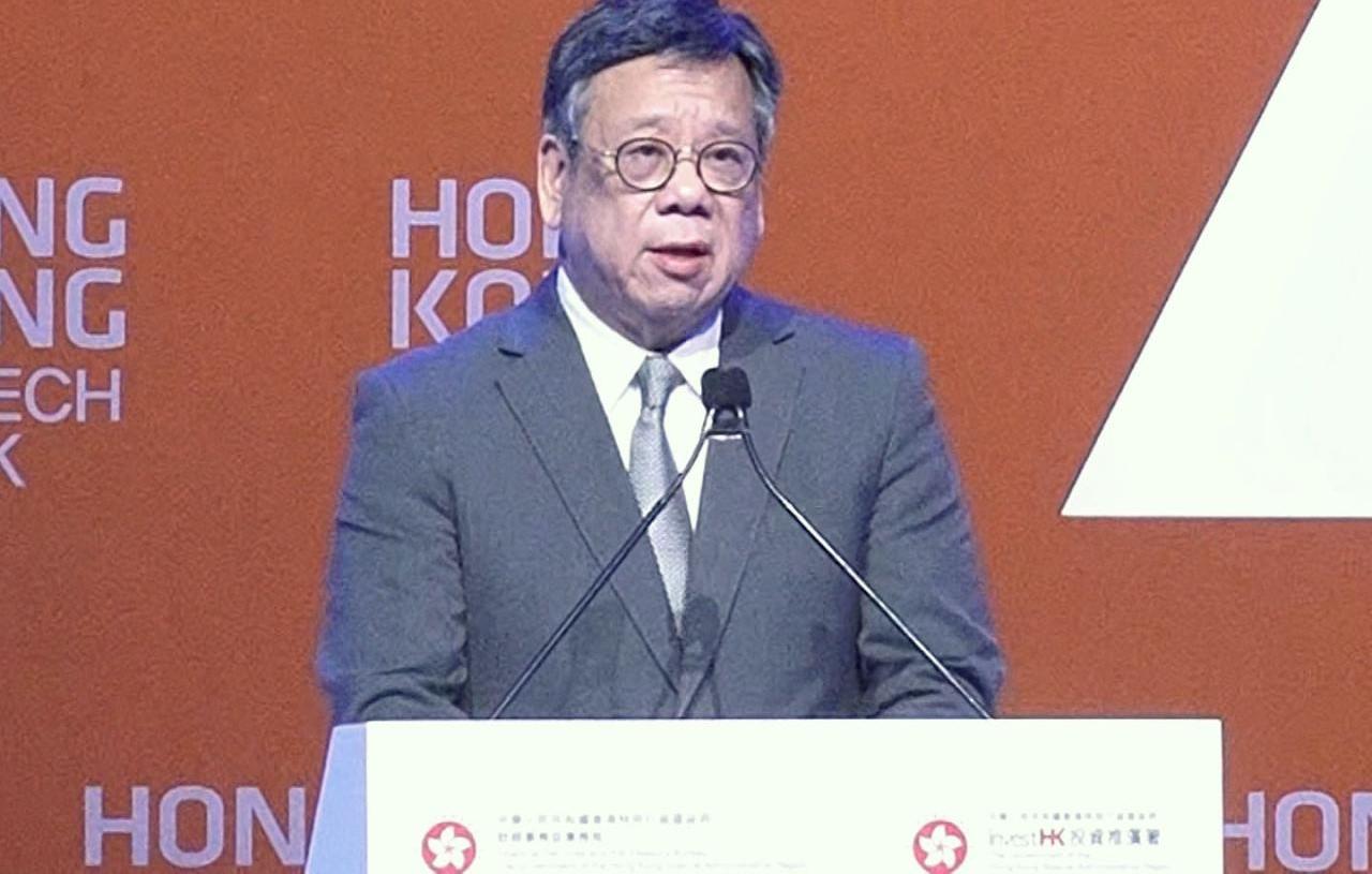 丘應樺呼籲仍未落戶香港的企業,積極考慮把握黃金機會到來投資。(港台圖片)