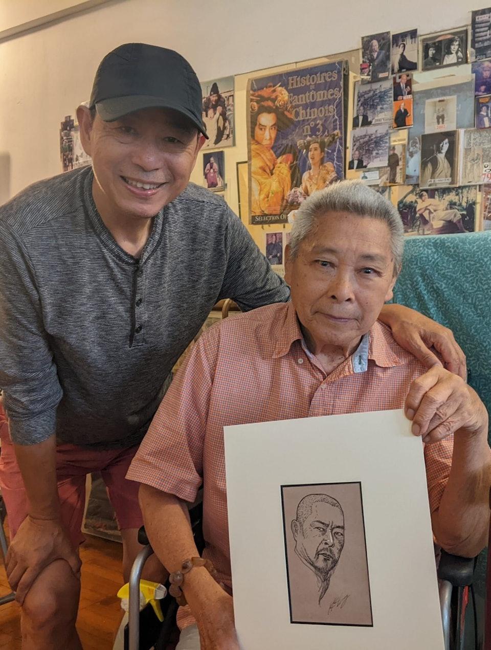 黃錦江每隔一段時間便來港開畫展及跟朋友聚會。