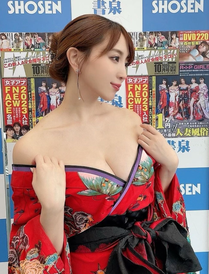 森咲智美 Tomomi Morisaki IG: morisakitomomi