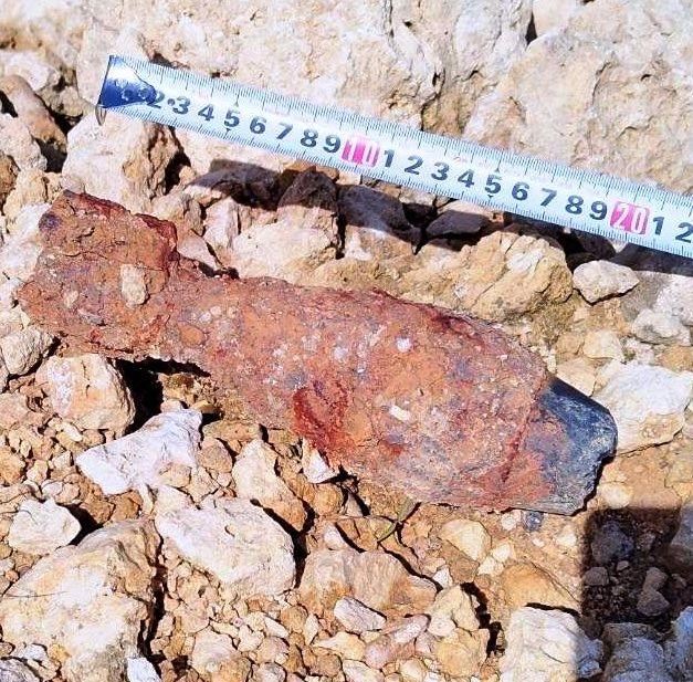 那霸機場發現的戰時迫擊砲彈。(網上圖片)