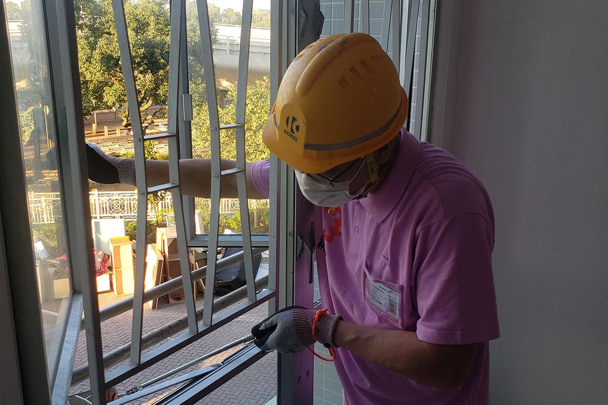 房屋署表示,轄下有兩項計劃協助公屋租戶跟進單位維修保養事宜。(房委會FB)