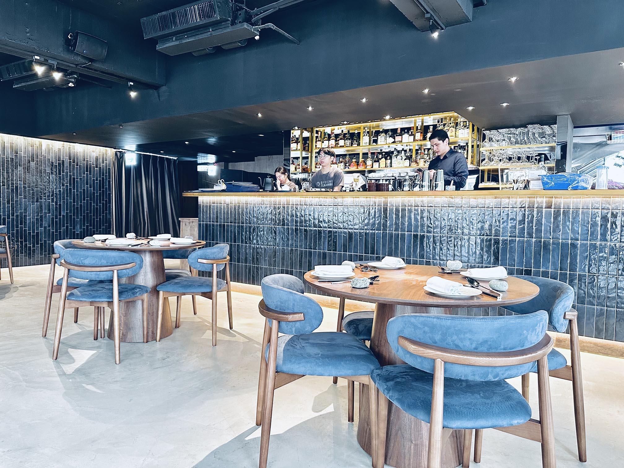 「JUNTO•同」除了做創作粵菜,還有個很專業的酒吧,酒水之外亦提供粵式佐酒小食。