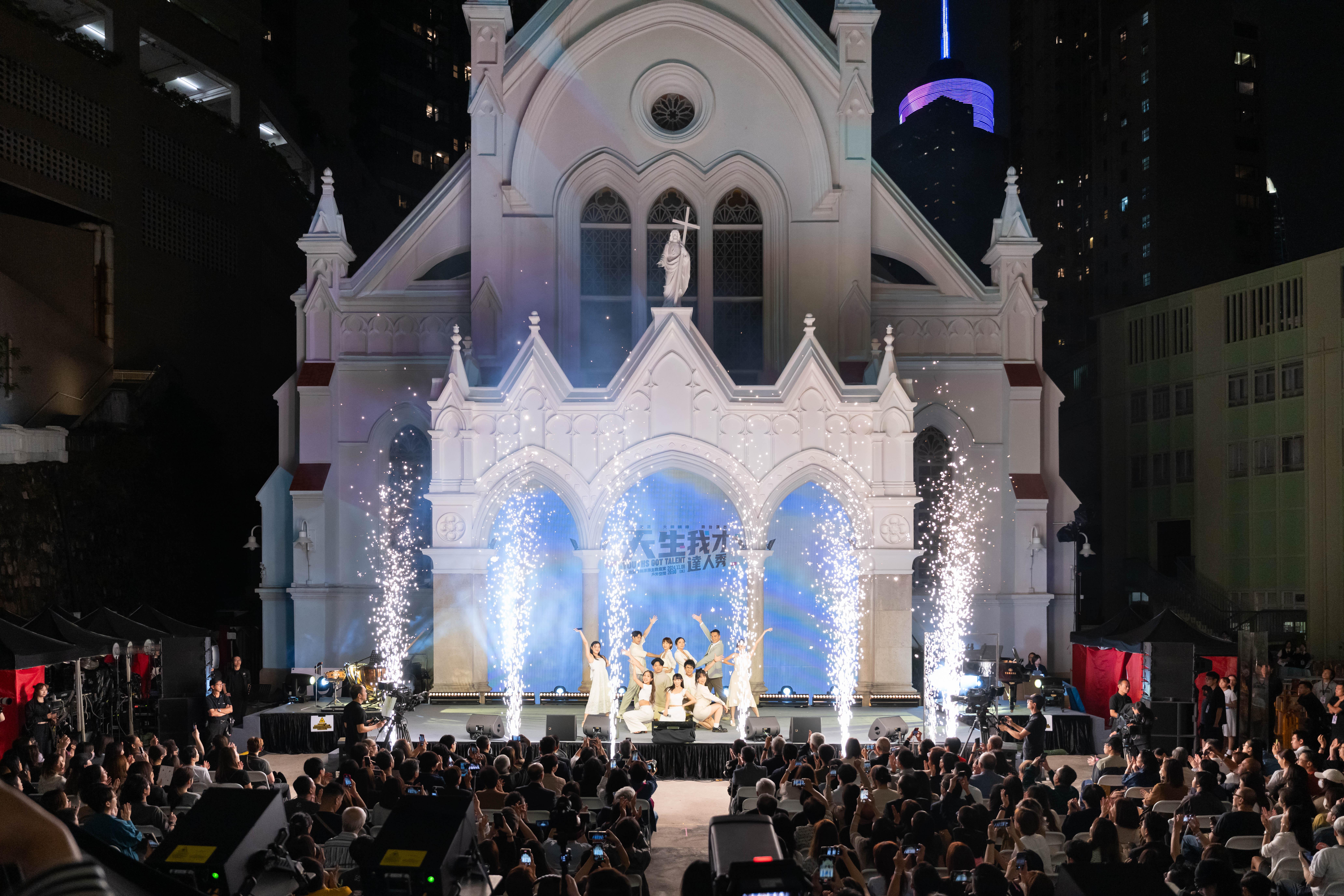 一級歷史建築香港天主教聖母無原罪主教座堂成就美不勝收夢幻場景。