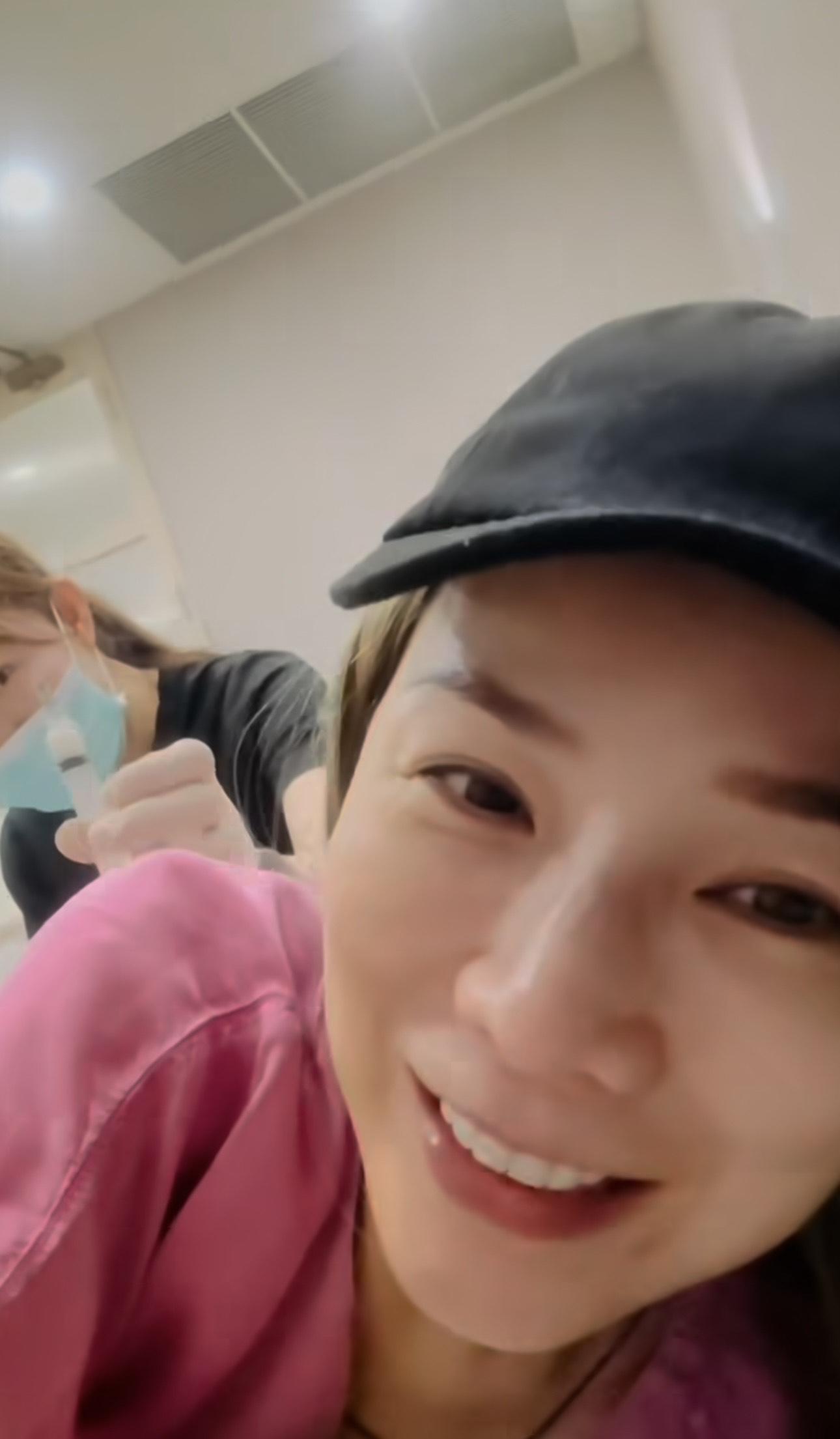 吳文忻赴泰國打疫苗 。