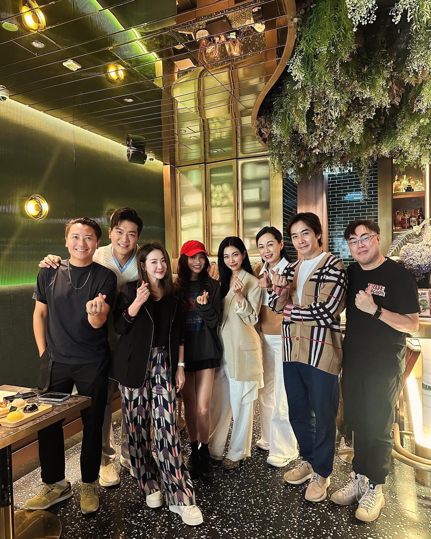 《當四葉草碰上劍尖時》演員相隔21年重聚 。