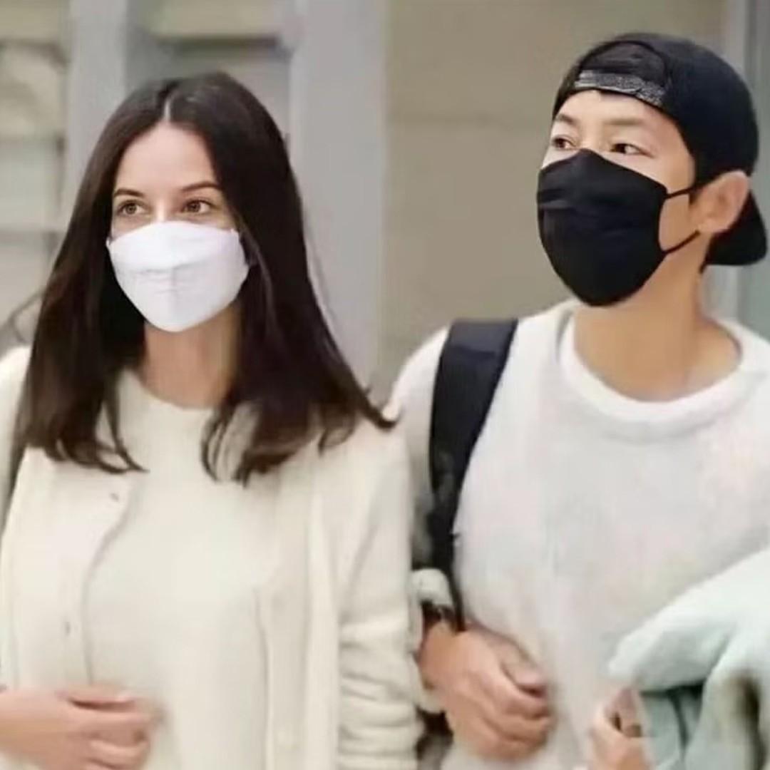 宋仲基現正忙於拍攝新劇《MY YOUTH》。