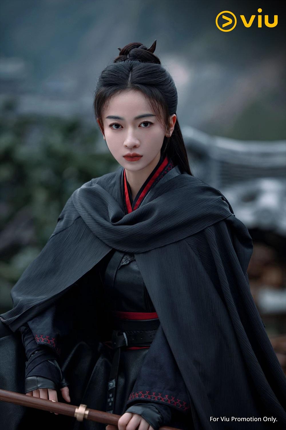 吳謹言在陸劇《春花焰》首次演武打角色,獲封為「武謹言」。