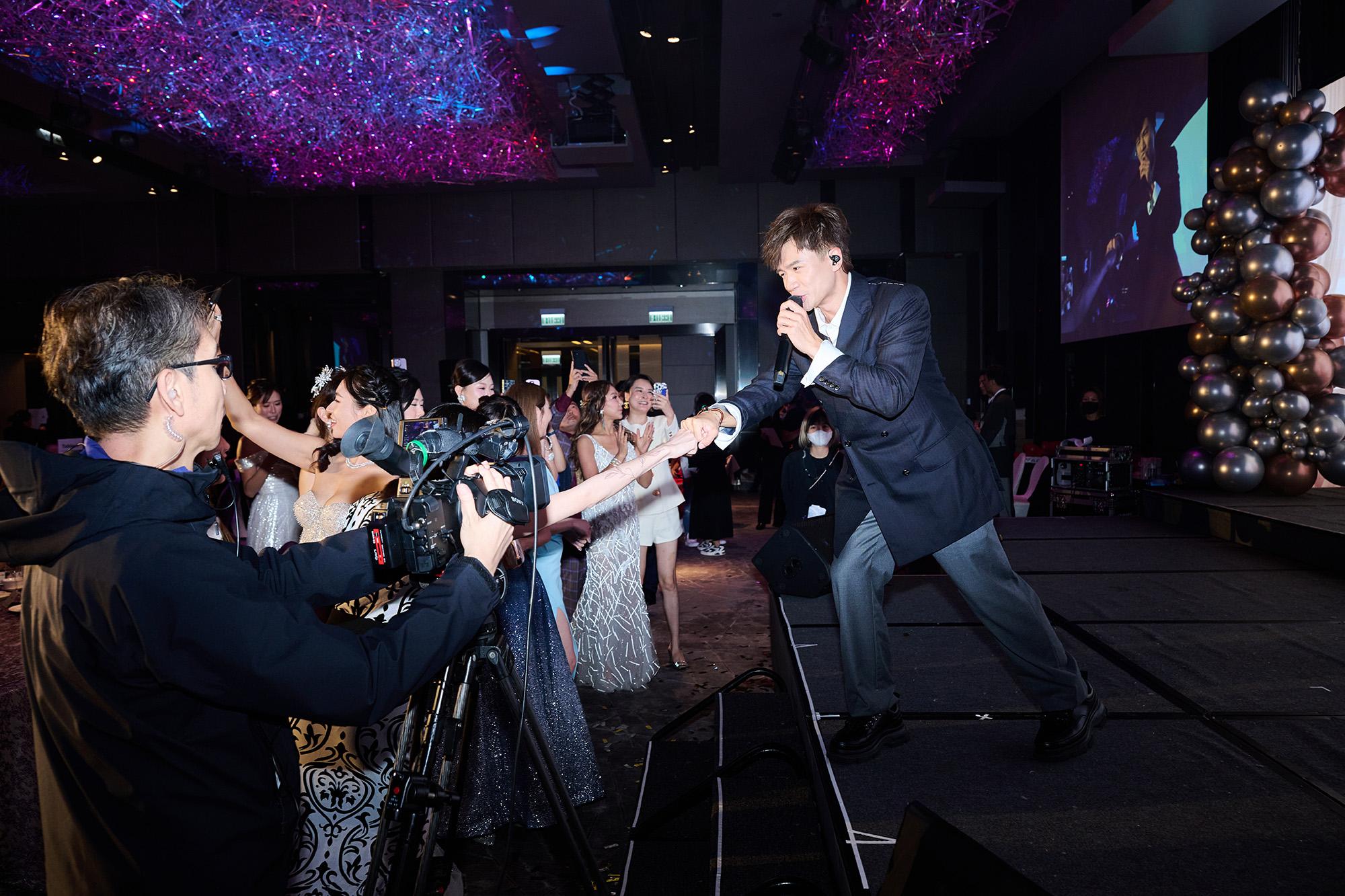 梁釗峰演唱牽起全晚高潮。