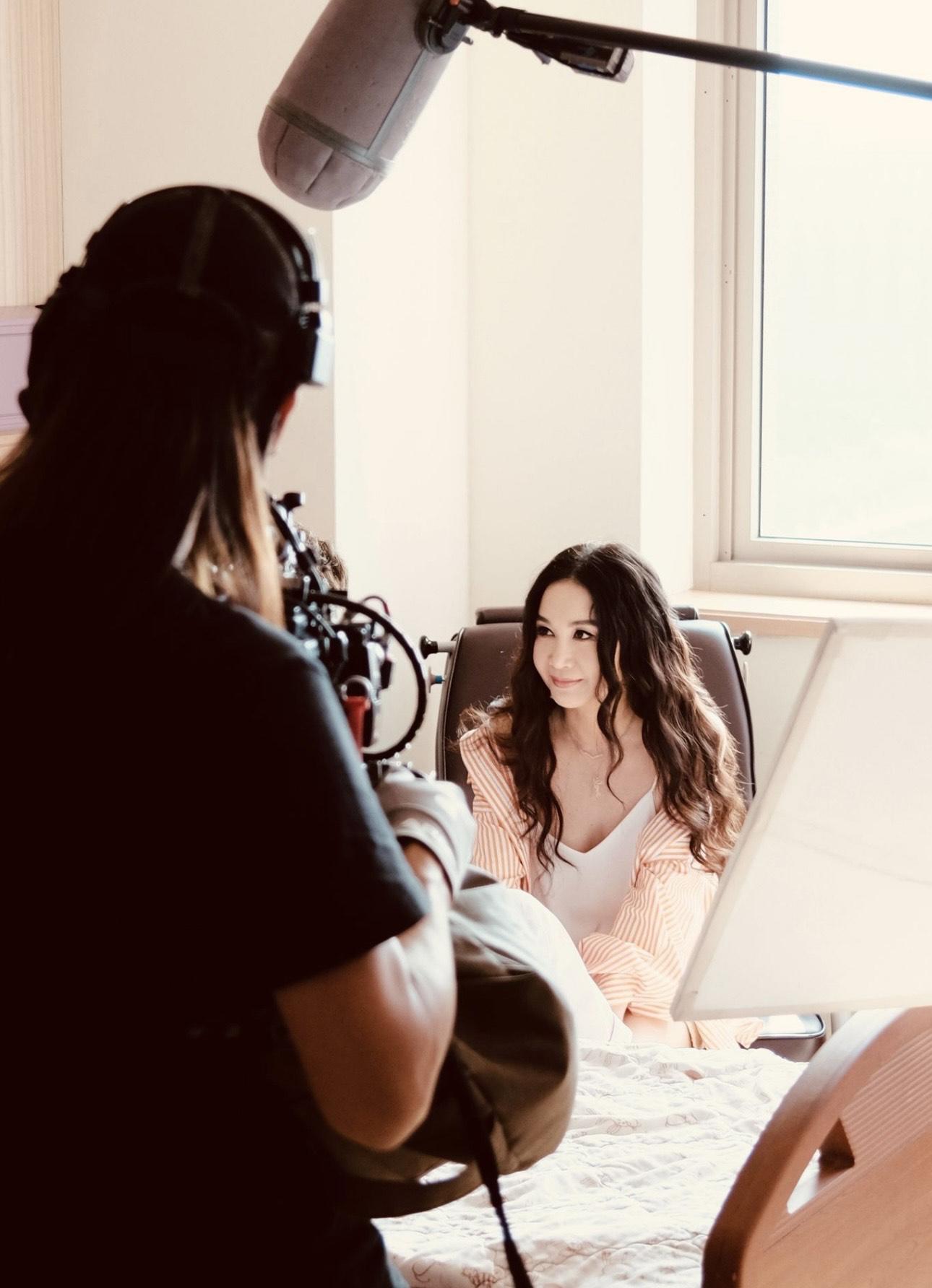 溫碧霞已開定「期票」,如果成功兩度封后,將會包起幾場戲院請大家睇戲。