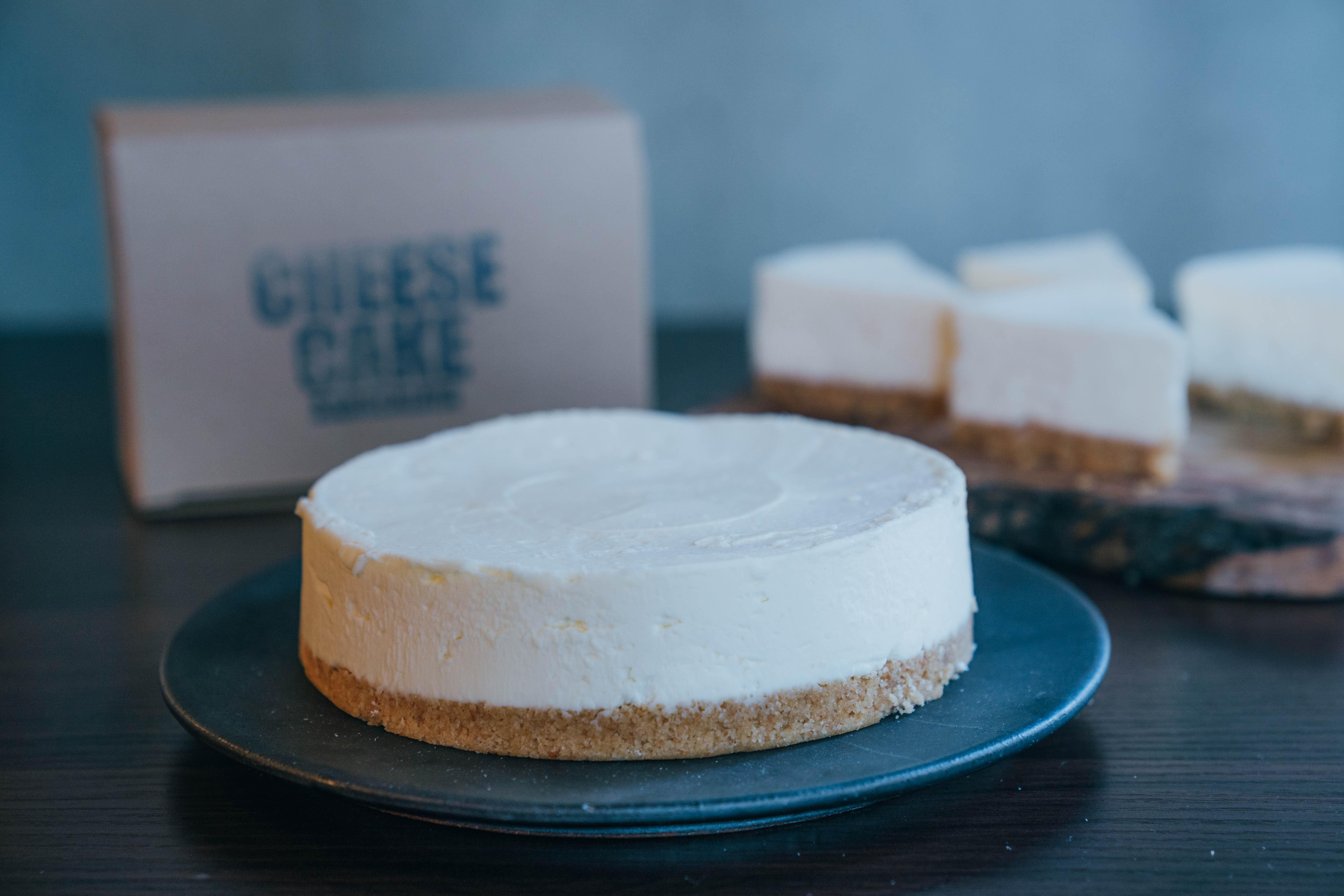 特濃生忌廉芝士蛋糕 (12cm)$268 自開業以來廣受好評,外表簡約樸實,芝士香氣濃郁。