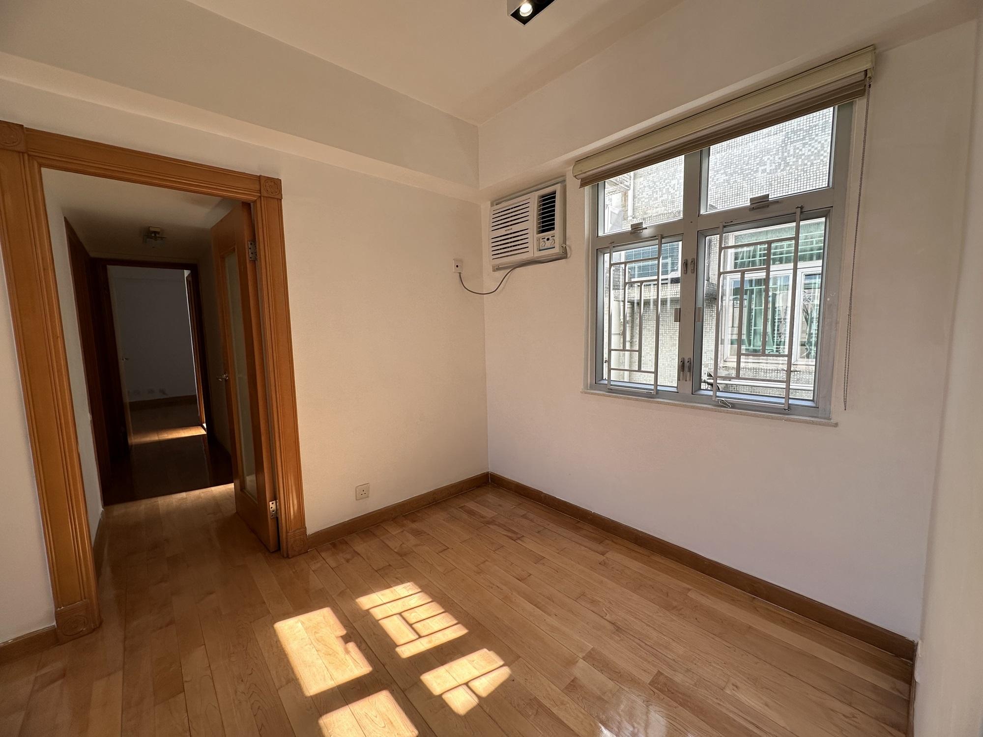 單位最大賣點是光猛,裝修亦新淨。