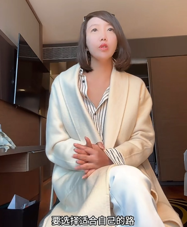 43歲的紅斑狼瘡和尿毒症患者、上海托福教師沙白(真名鄭豐)因不堪病痛,上月赴瑞士安樂死,引發內地網民爭議。(影片截圖)