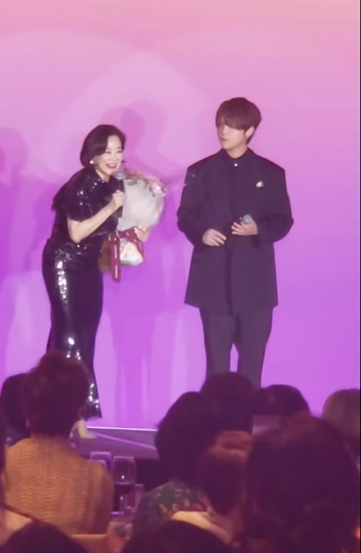 林青霞對姜濤讚過不停。