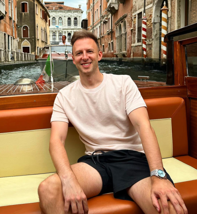 英國著名桌球手卓林普(Judd Trump)近日亦透露自己「不再享受於英格蘭生活」,英媒指他目前正與前香港女子花式溜冰運動員、「滑冰女神」馬曉晴在香港生活。(資料圖片)