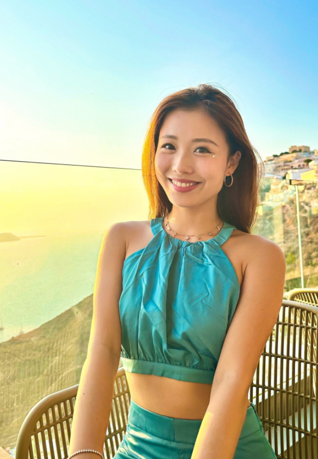 現年24歲的港隊前花式溜冰運動員馬曉晴退役後除了做教練外,亦有參與演藝圈工作,今年已有網上傳她與卓林普有戀情。(馬曉晴ig)