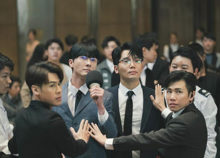 黃建東在《黑色月光》中與王浩信有大量對手戲。