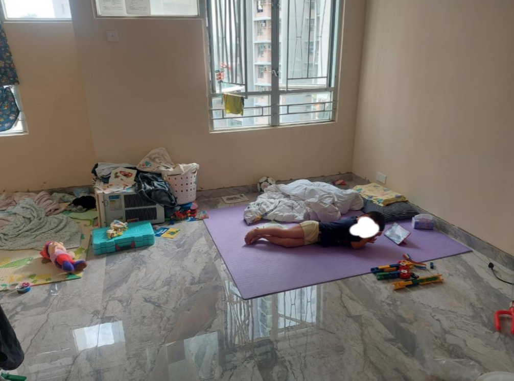 帖文附有4張照片見到求助家庭「家庭四壁」情況,惟相片引起瘋傳。(曙光計劃fb)