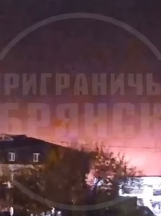 俄羅斯城鎮卡拉齊夫(Karachev)冒出火光。(互聯網)