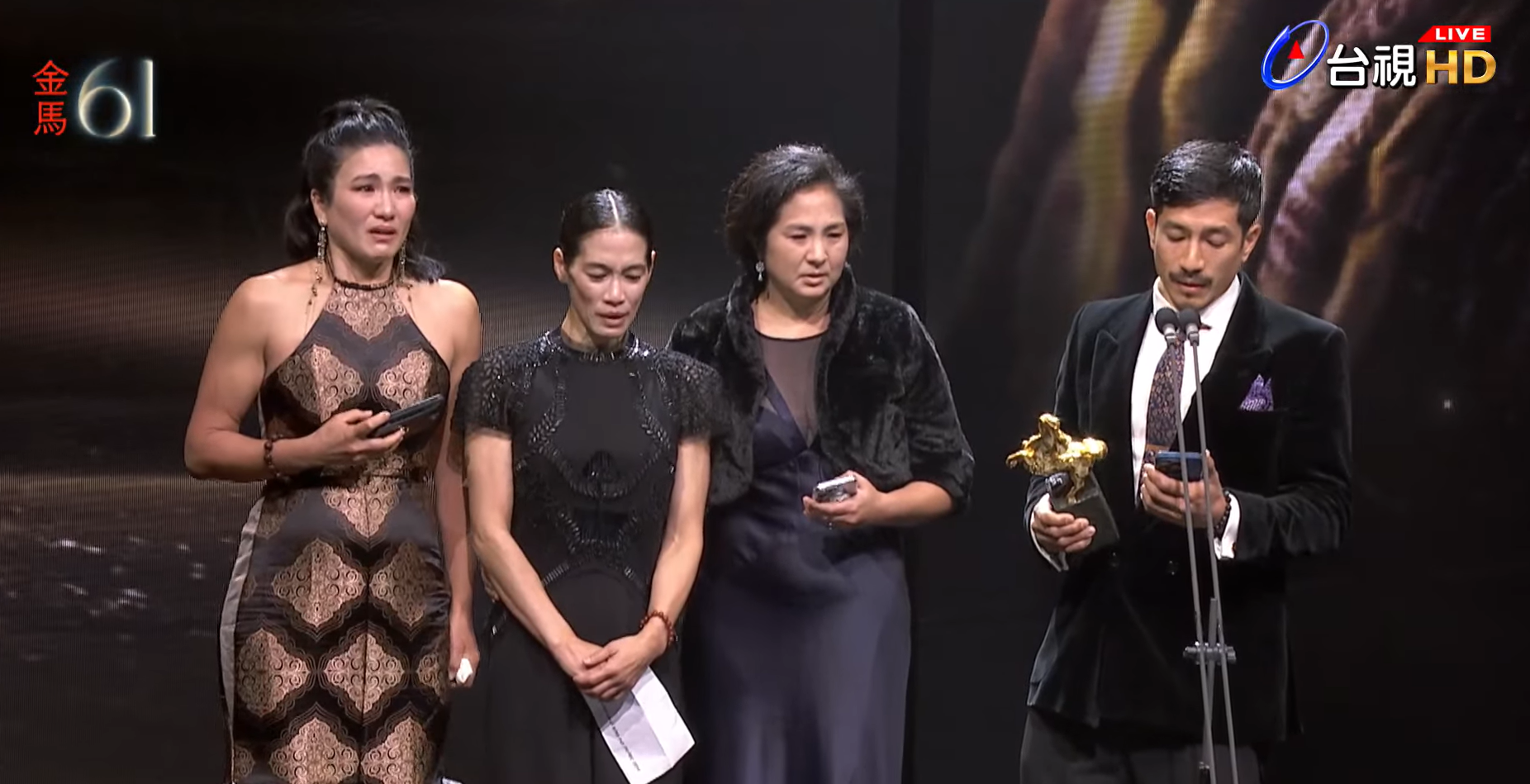 鄭佩佩在子女心中早已獲得終身成就母親獎。