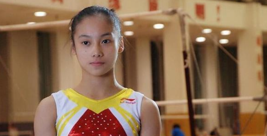 29歲的吳柳芳是前中國女子體操隊隊員,曾多次獲得體操世界盃平衡木、高低槓等冠軍,2013年因傷病退役。