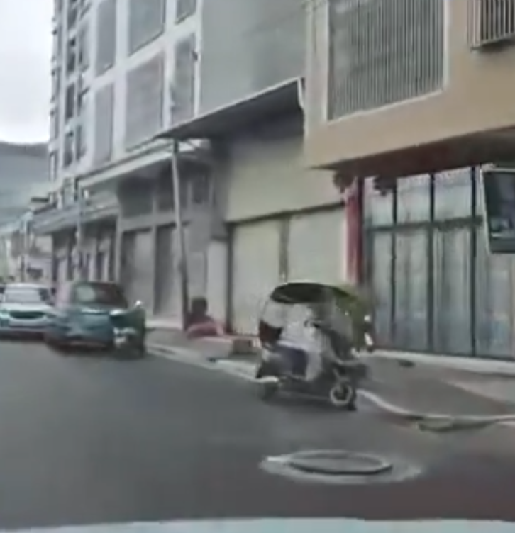 近日內地社交平台出現不少潮州和汕頭的商舖落閘關店的影片(影片截圖)