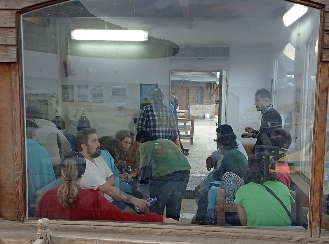 一艘載有44人的觀光船「海上故事」在埃及紅海沿岸翻沉 ,有倖存者被救起(美聯社)