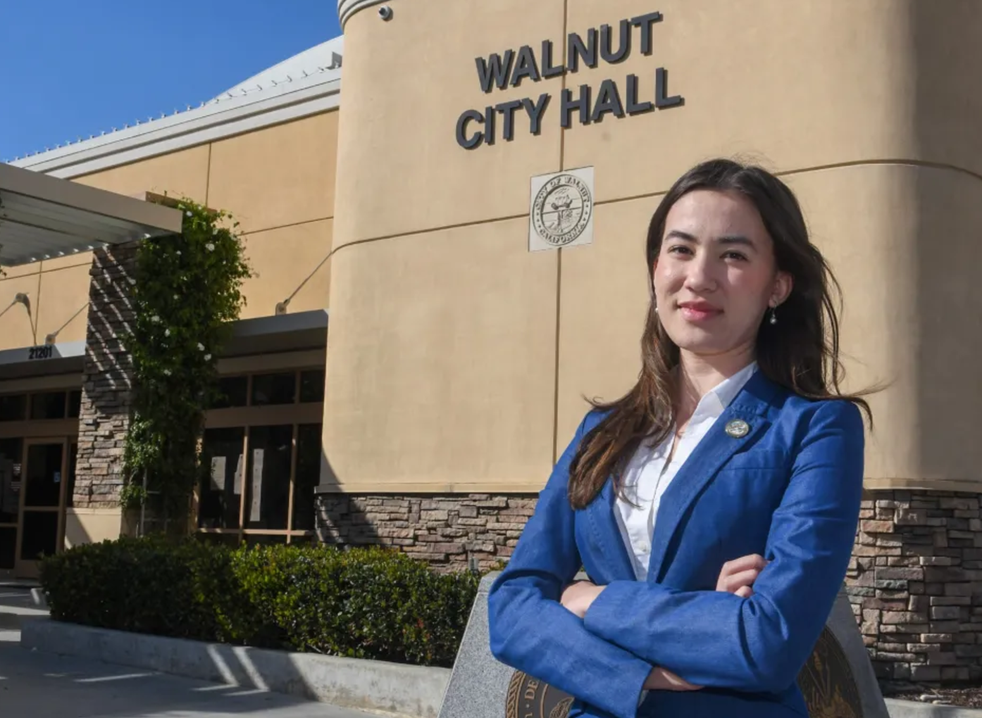 香港移民後代、19歲華裔女子羅美寶(Kaylee May Law)參選美國加州核桃市市議員勝出,創下該市有史以來最年輕市議員紀錄。(網上圖片)