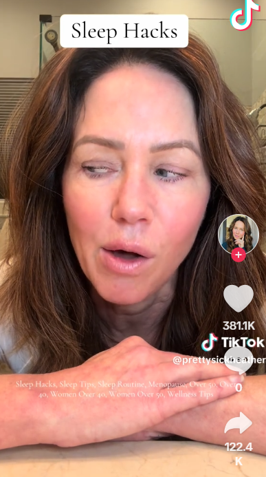 網紅Heather Gordon教人做反白眼運動。(互聯網)