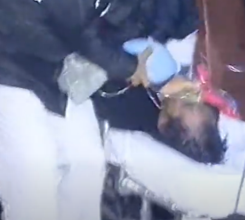 尖沙咀寶勒巷1997年1月25日凌晨發生卡拉OK縱火案,釀成17死13傷。(無綫新聞報道影片截圖)