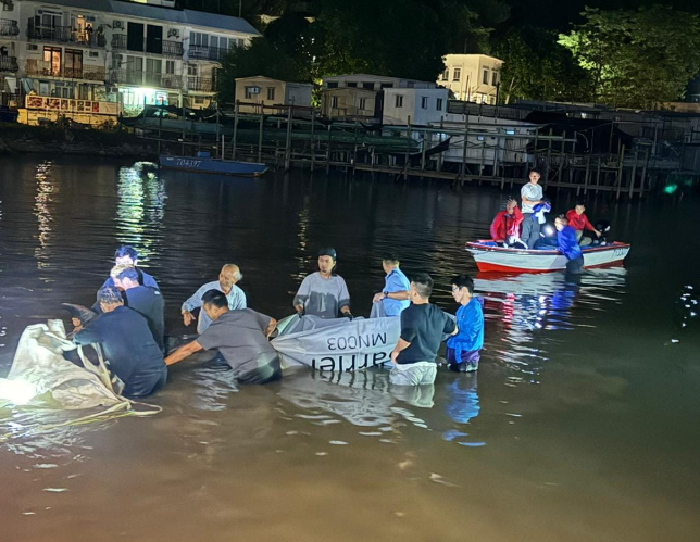 大澳有鯨魚擱淺(生於大澳 長於大澳FB)