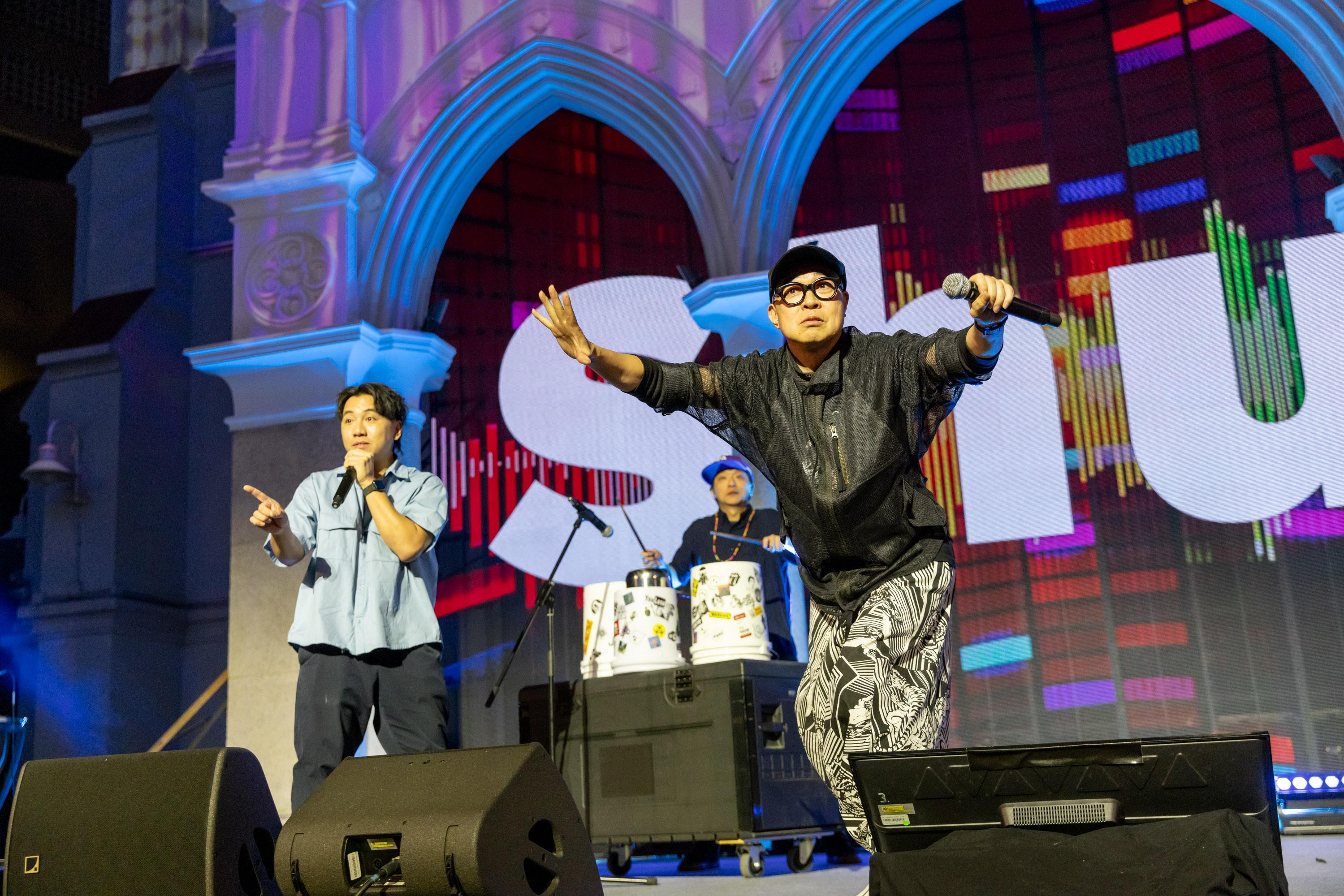 詹瑞文聯同Beatboxer Heartgrey、Anna樊麗華及Andy張熙傑演出人聲劇場。