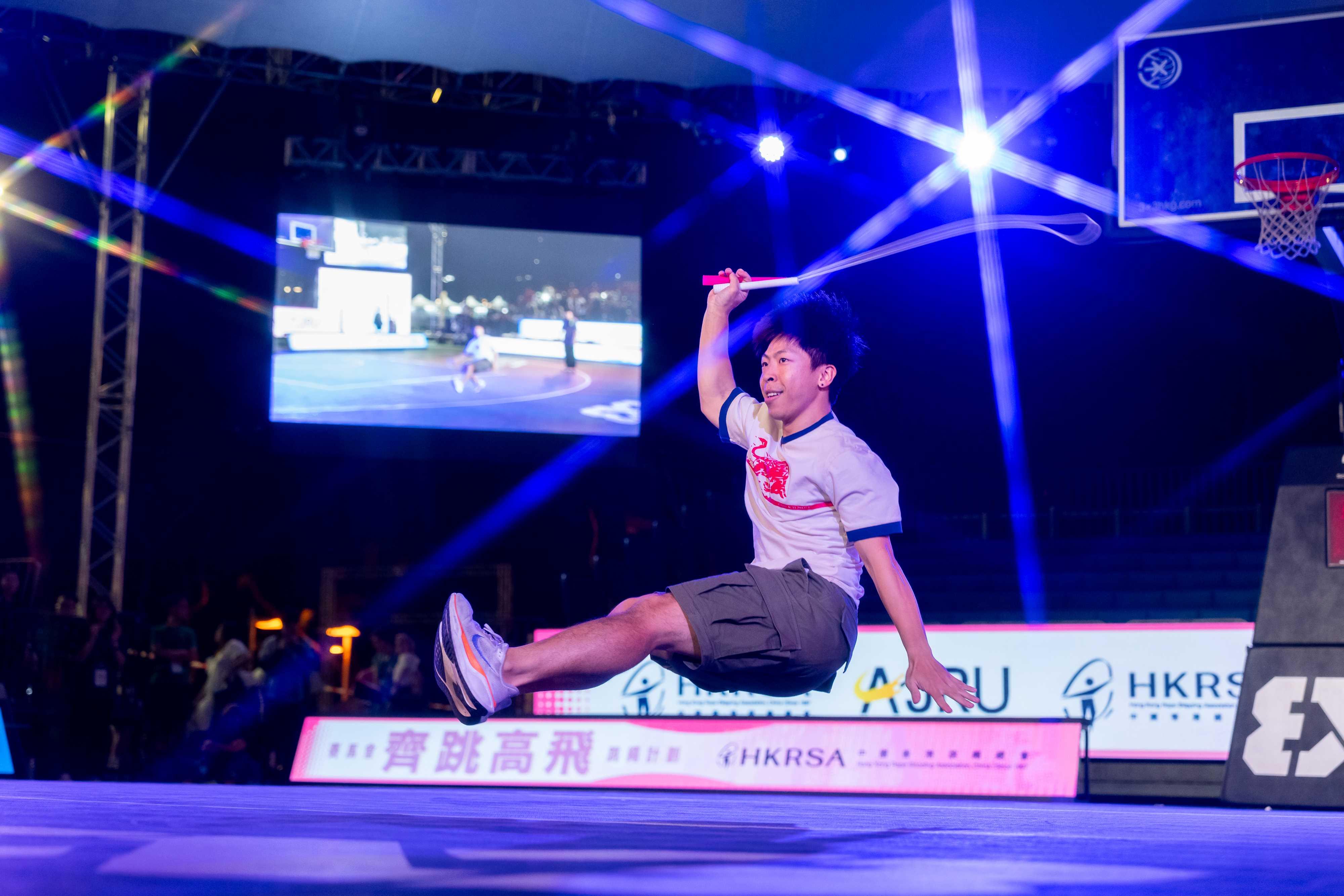 跳繩對決如霹靂舞般刺激