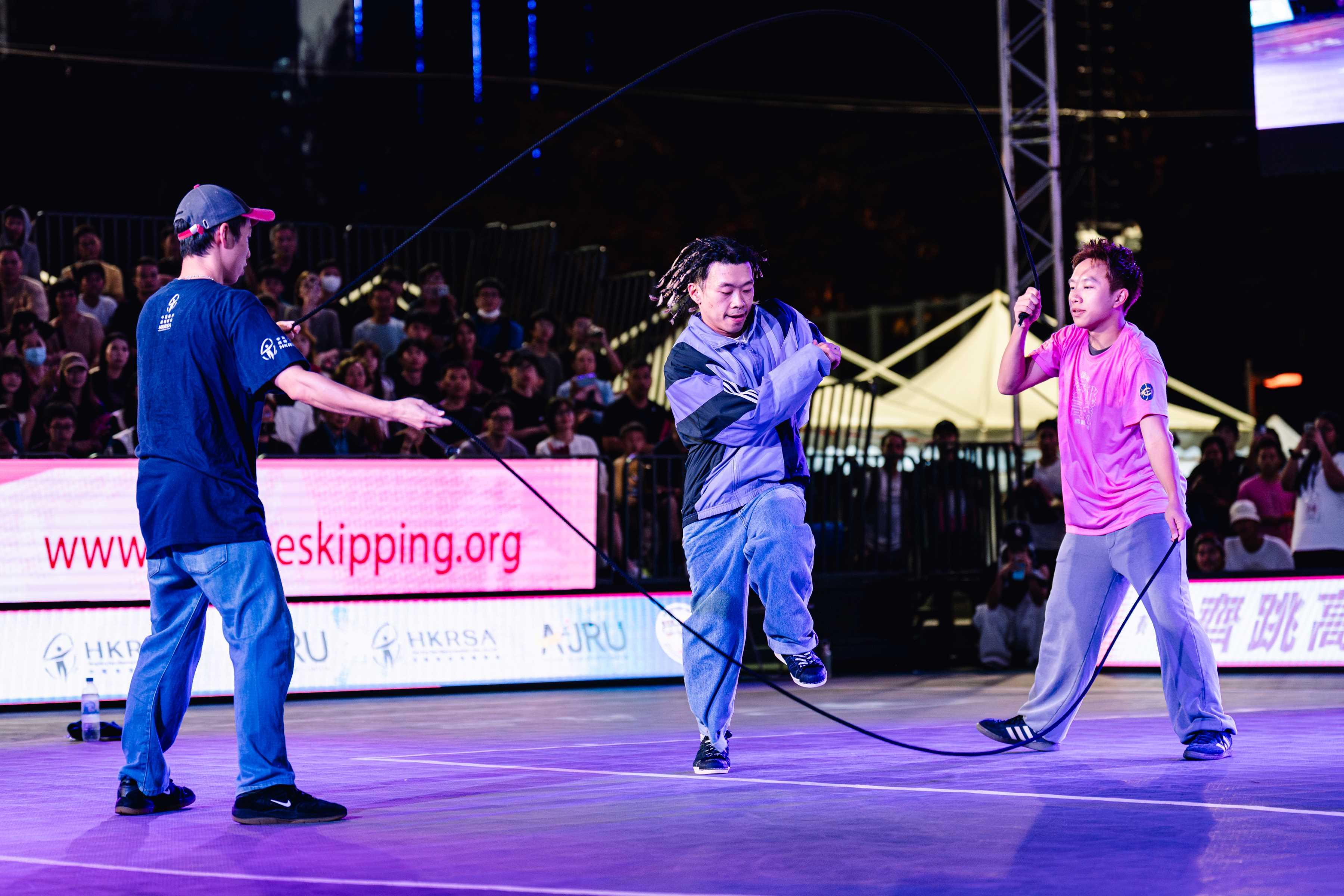 跳繩對決如霹靂舞般刺激