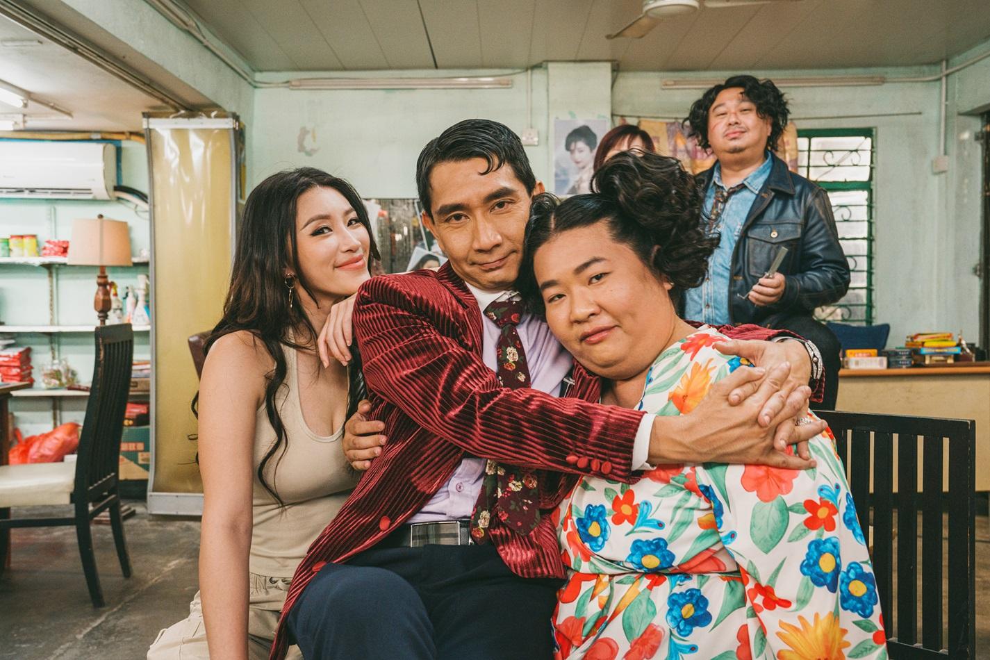 李尚正在《麻雀女王追男仔》周旋於郭珮文和霞姐之間。