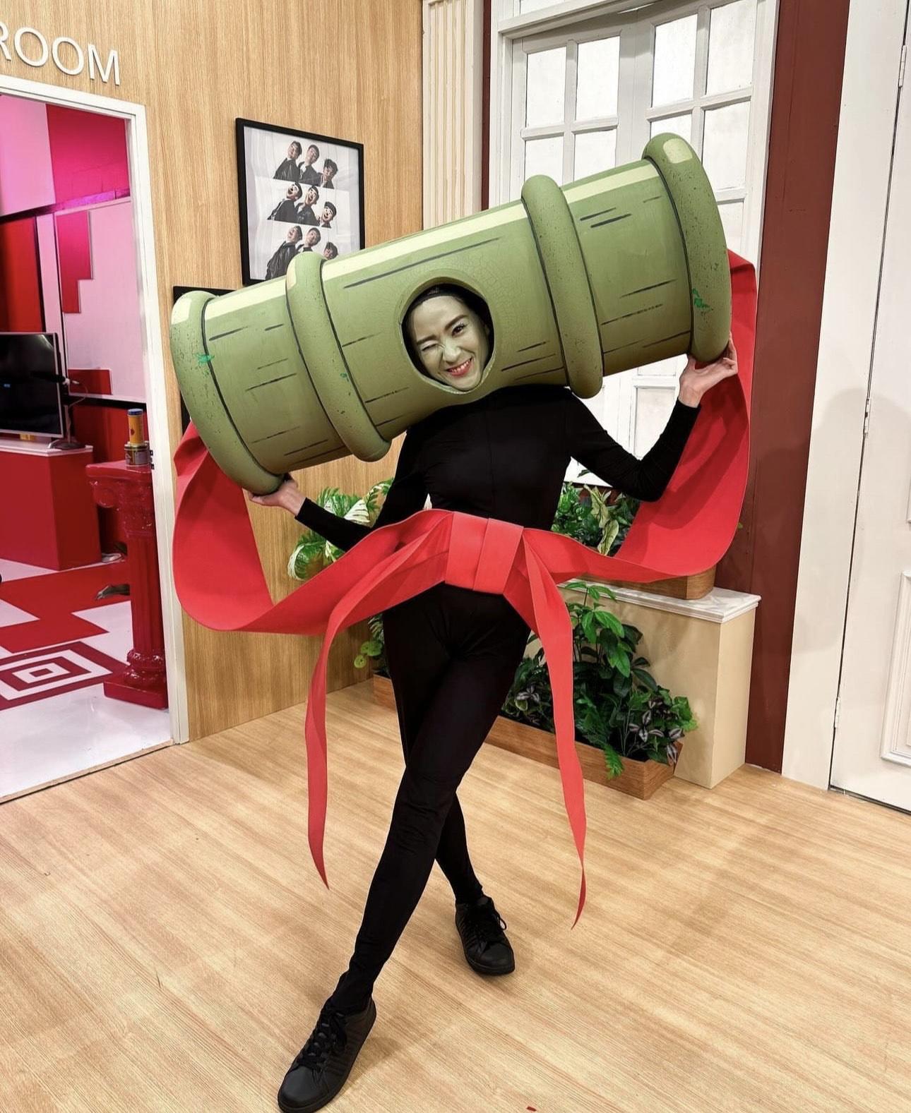 陳懿德早前在《福祿壽訓練學院》不顧形象瞓身演出而人氣急升。