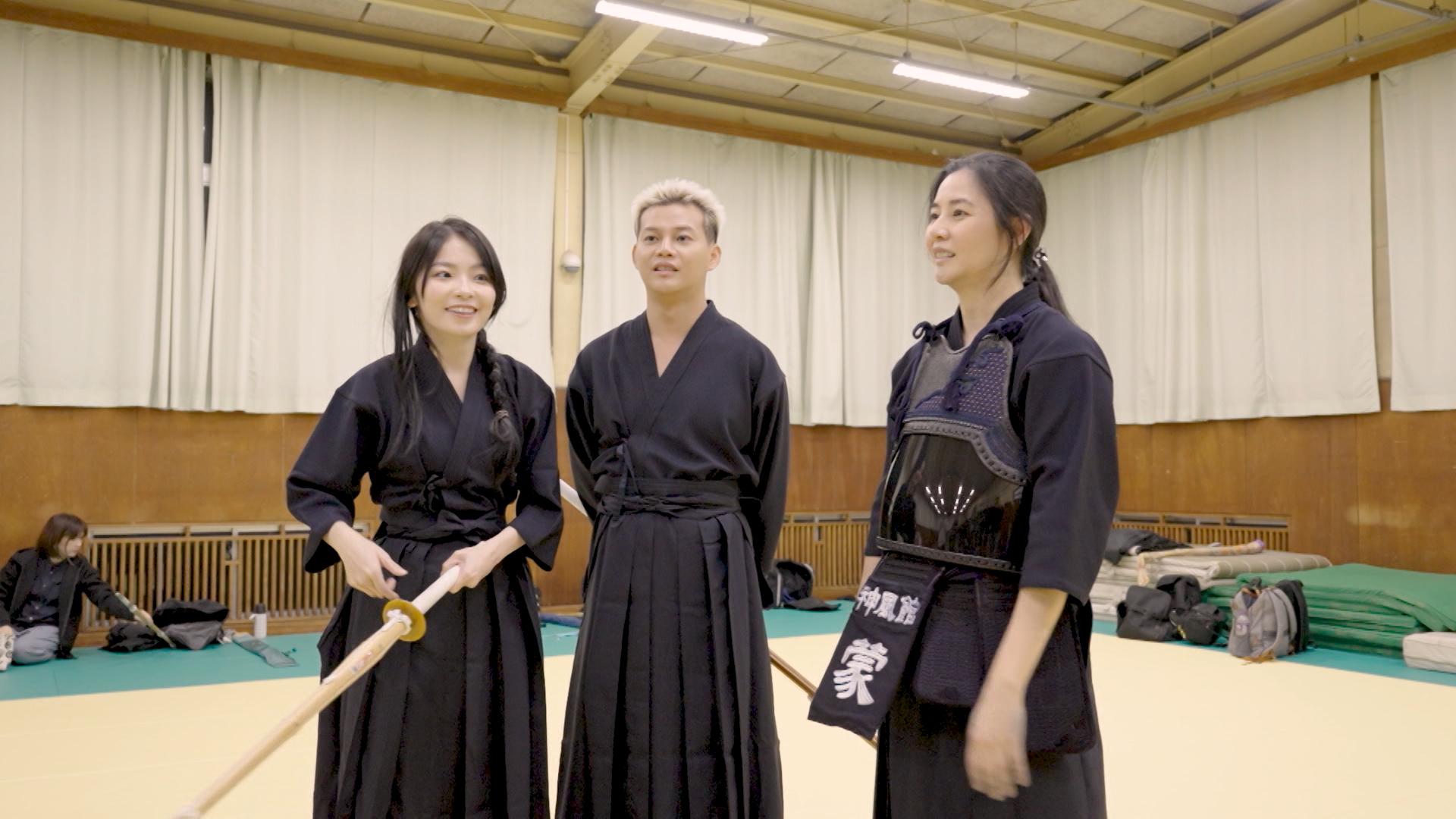 首集Yoyo帶領Isabella和保錡學劍道。