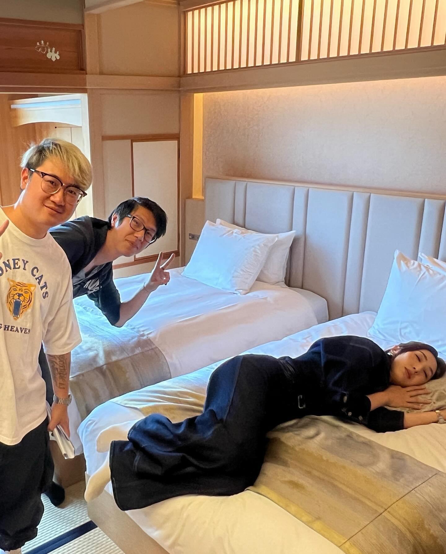 高海寧被拍下不少「補眠」黑圖。