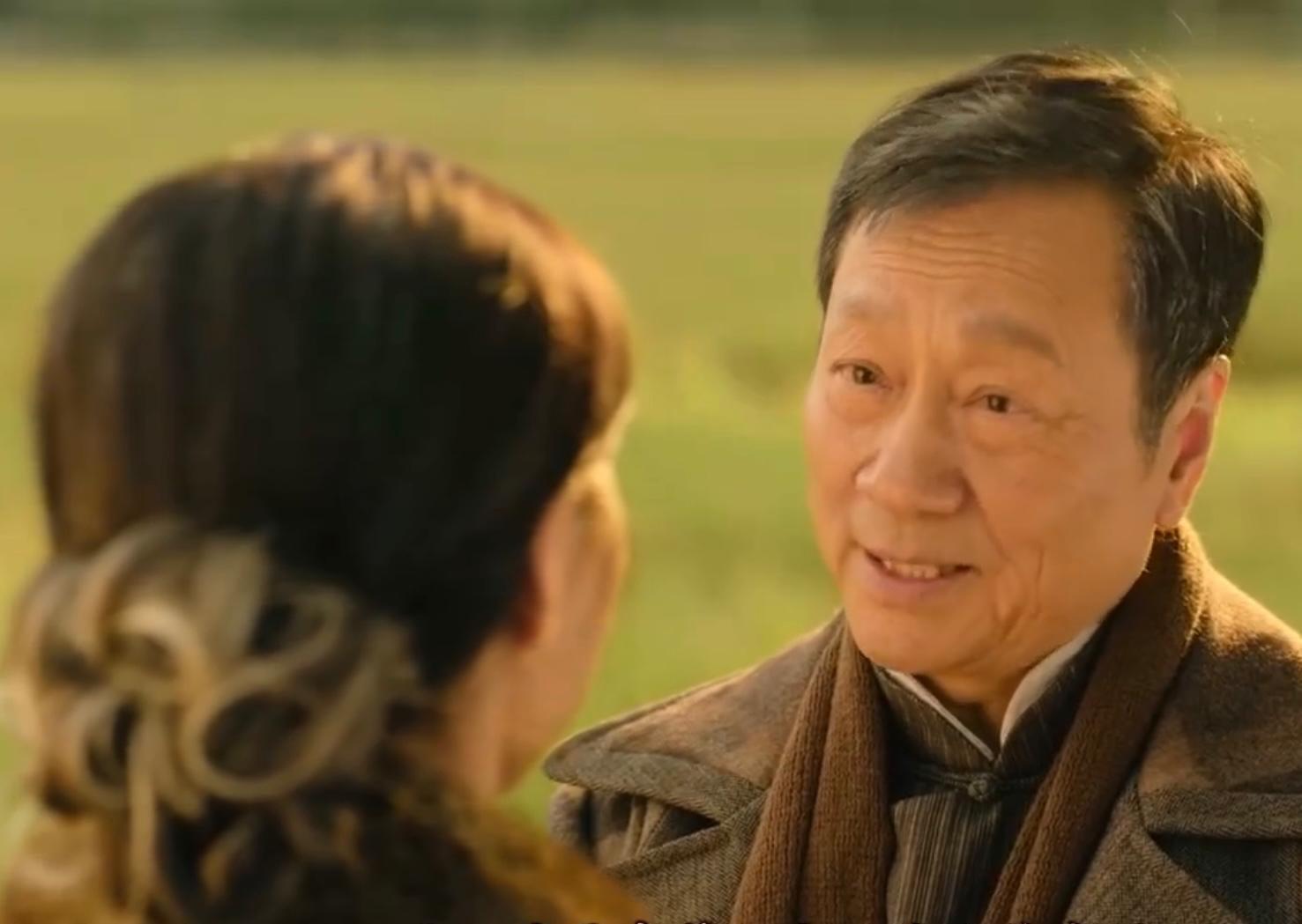 劇集最終鏡頭二人已老態龍鍾,黎耀祥依舊地向胡定欣求婚。