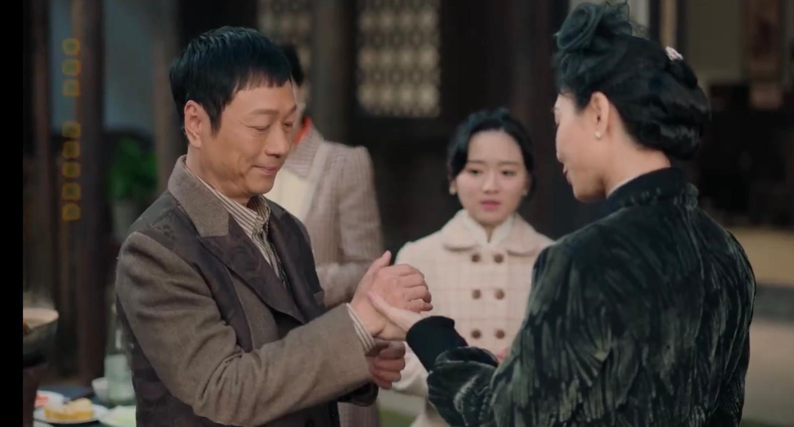 黎耀祥一個眼神,已帶出劇集戲味。