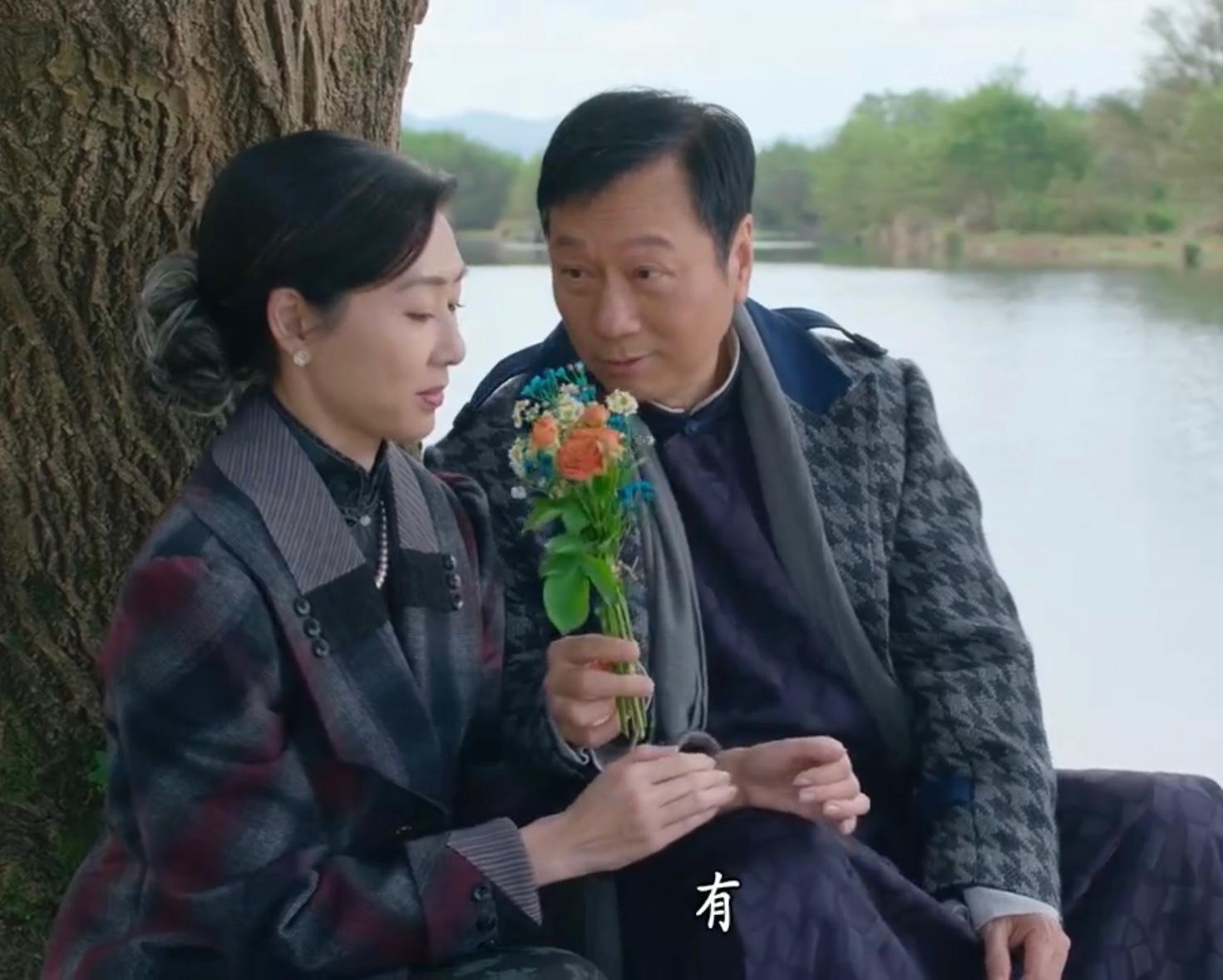 黎耀祥向胡定欣求婚28次,場面溫馨 。