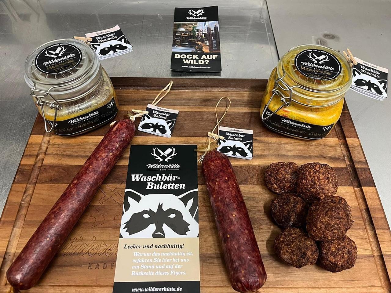 德國浣熊太多為患,被製成香腸肉丸竟然爆紅。(IG)