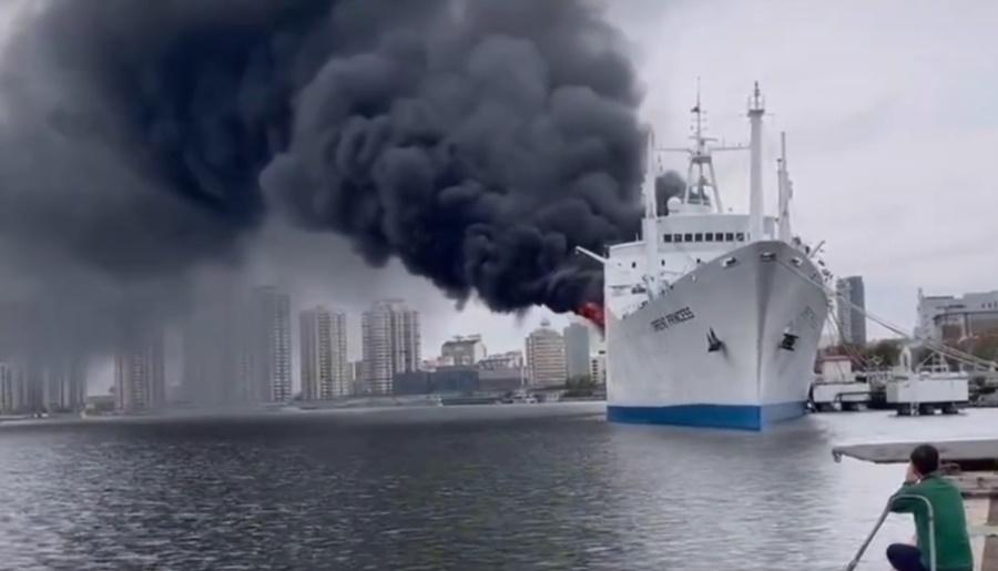 天津濱海新區消防救援支隊工作人員昨日表示,「東方公主」號火警已被撲滅,沒有人員傷亡。(微博)