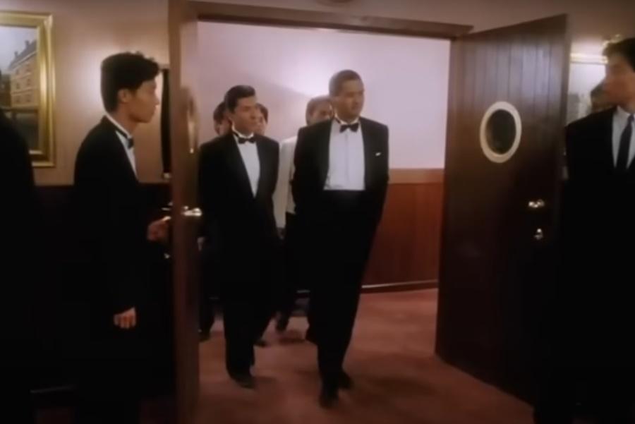 本港經典電影《賭俠》、《賭神》、《賭聖》等多部影視劇曾在船上拍攝。(《賭神》截圖)