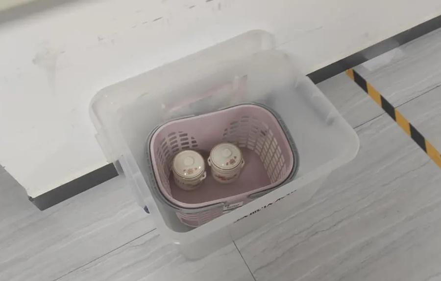 陳先生意外發現醫院內給病人燉營養品的燉盅,和放在他家裡的骨灰甕很像。(微博)