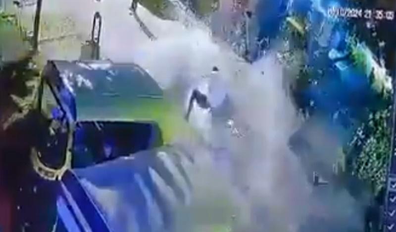 炮仗盒瞬間爆炸,威力驚人得將Sabarish炸飛。(X)