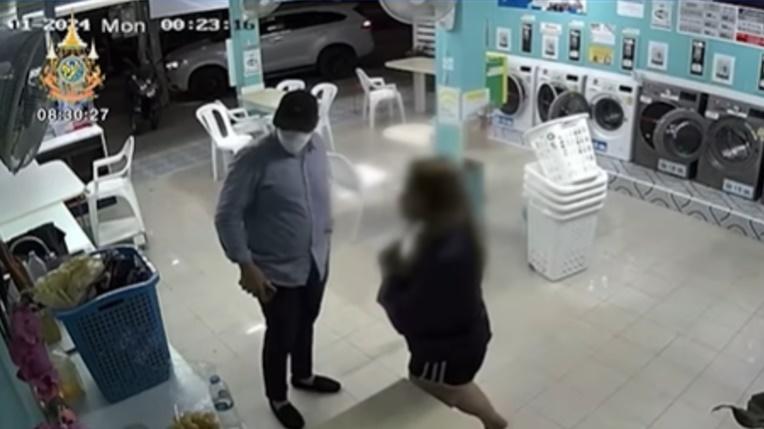 洗衣店太子女步出,詢問男子甚麼事,男子冷靜回應在取自己的衣服,太子女未有懷疑。(FB)