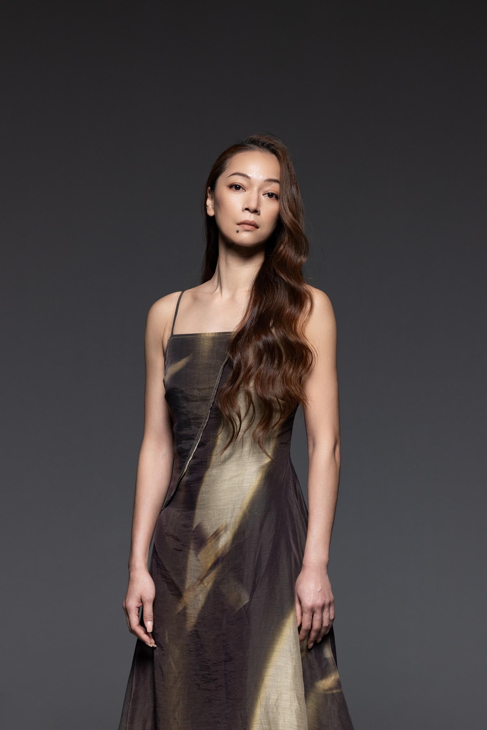 加入舞團23年的華琪鈺,是蹈團的首席舞蹈員,曾4度獲《香港舞蹈年獎》頒發「最值得表揚女舞蹈員演出」,特別為今次節目創作「驚鴻」。