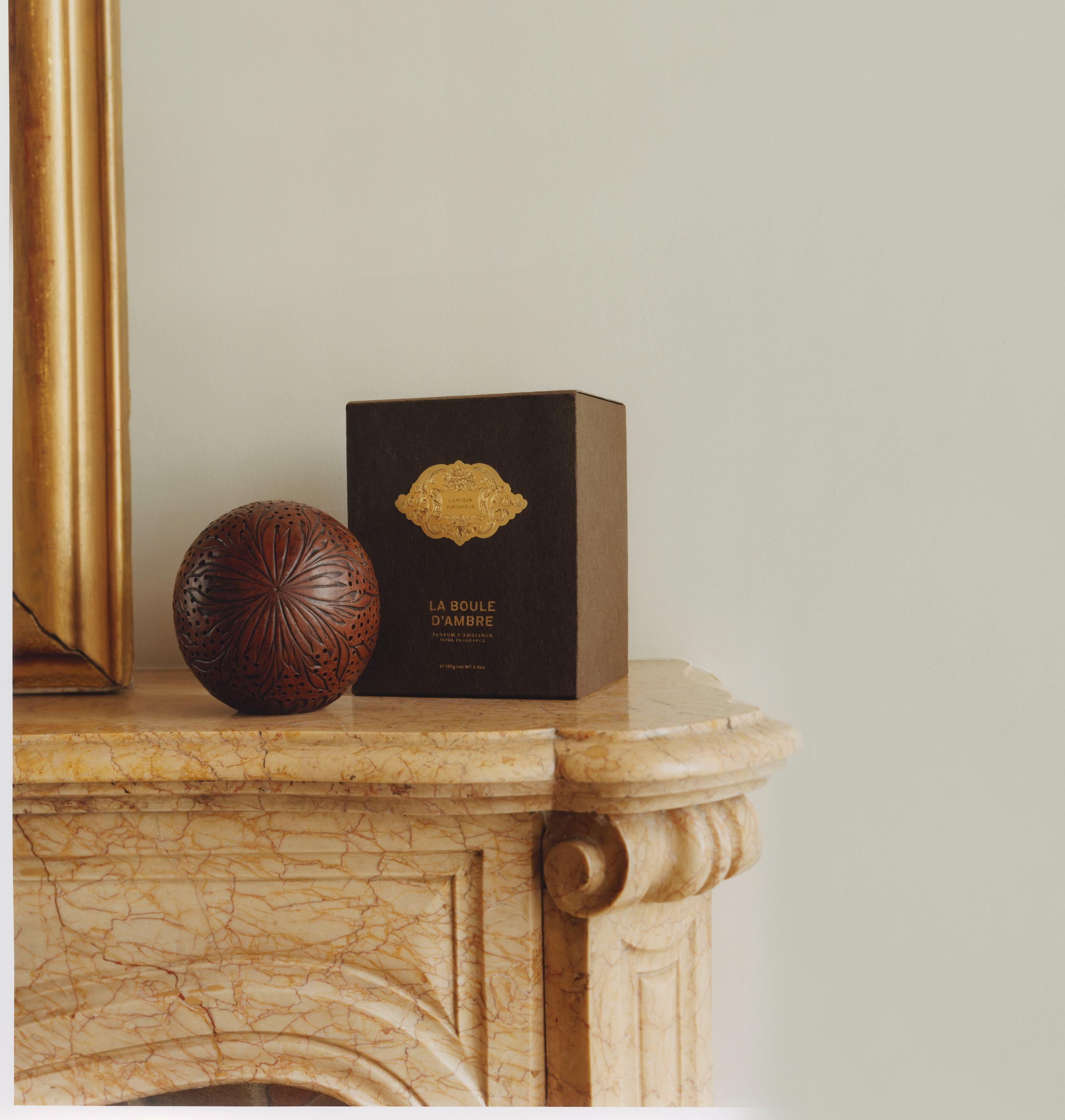 聖誕香水及香氛蠟燭推介2024|L'Artisan Parfumeur 逸香球 琥珀香型 $2,280/100g