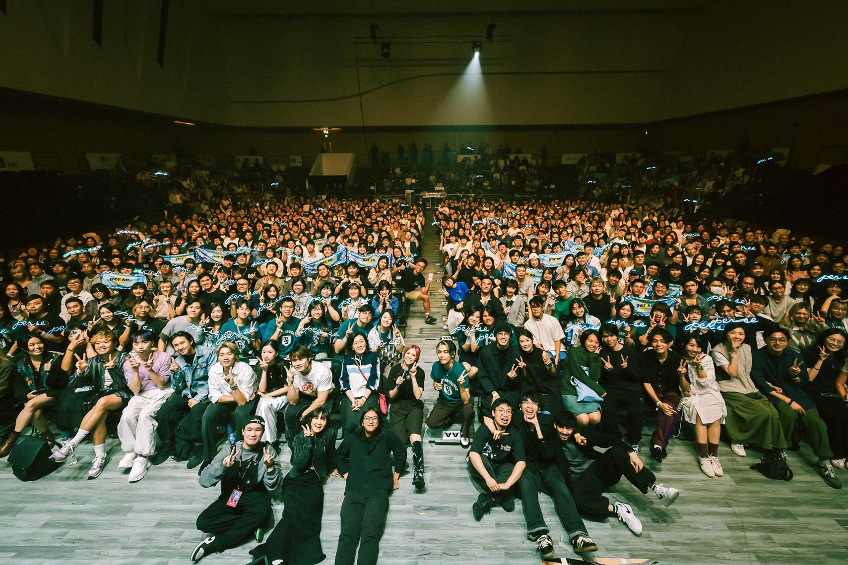 per se感謝Sony Music的同事幫忙,演唱會才得以順利舉行。